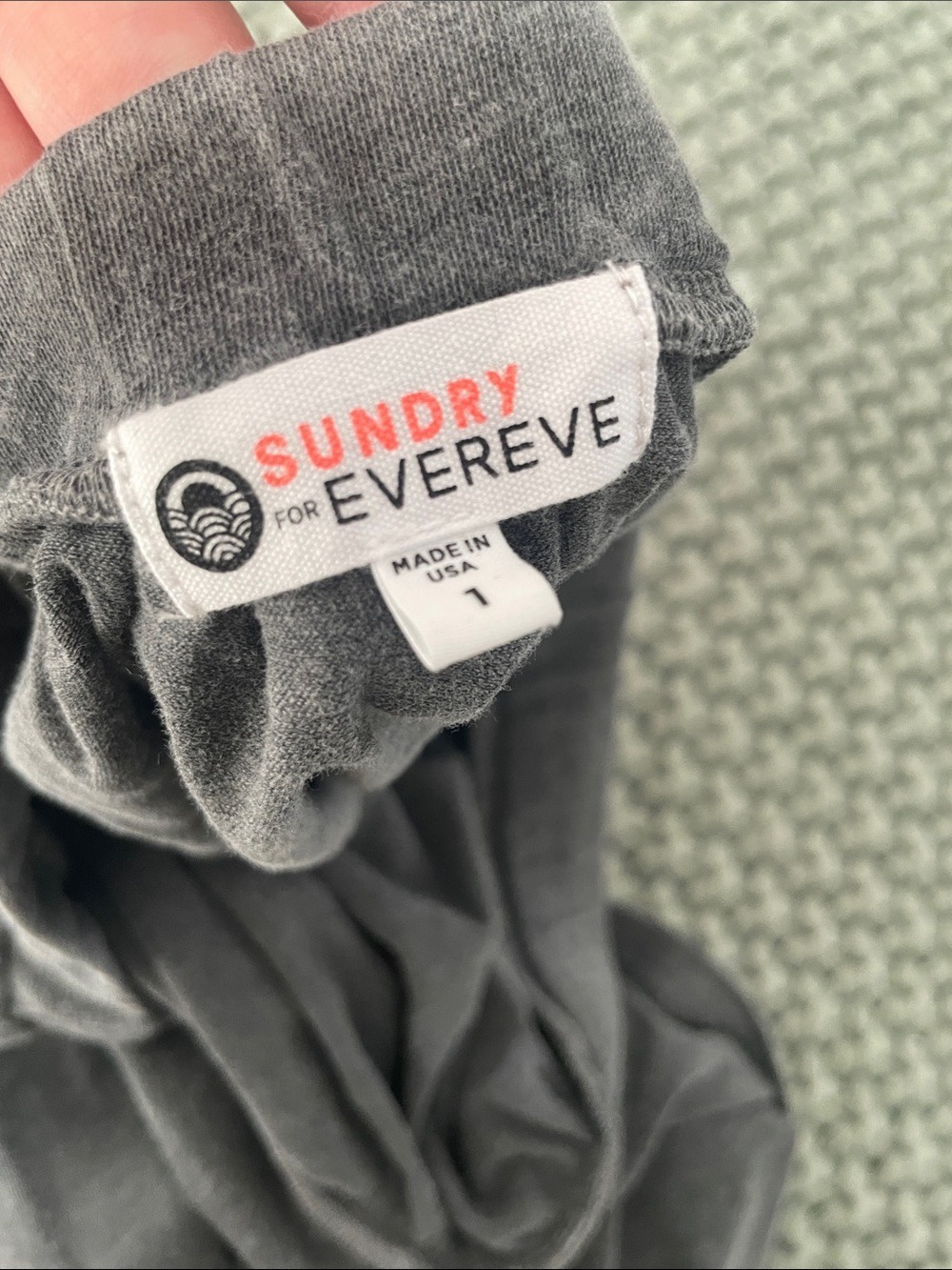Evereve Tiered Maxi Skirt in Charcoal - Picture 5 of 6